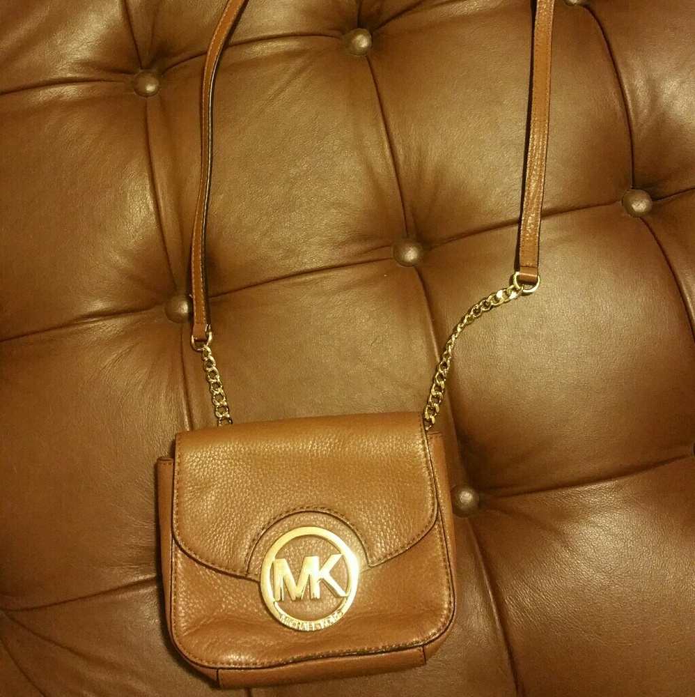 Michael kors crossbody